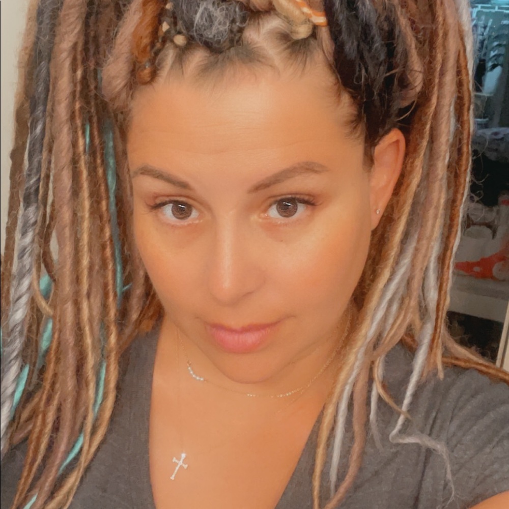 Meet your Posher, Nikole